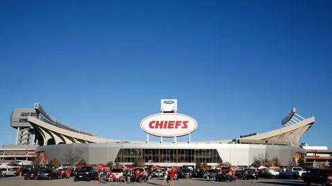 神器降临，高爆率助你轻松通关，怪物掉落稀有宝物，挂机无忧畅玩！